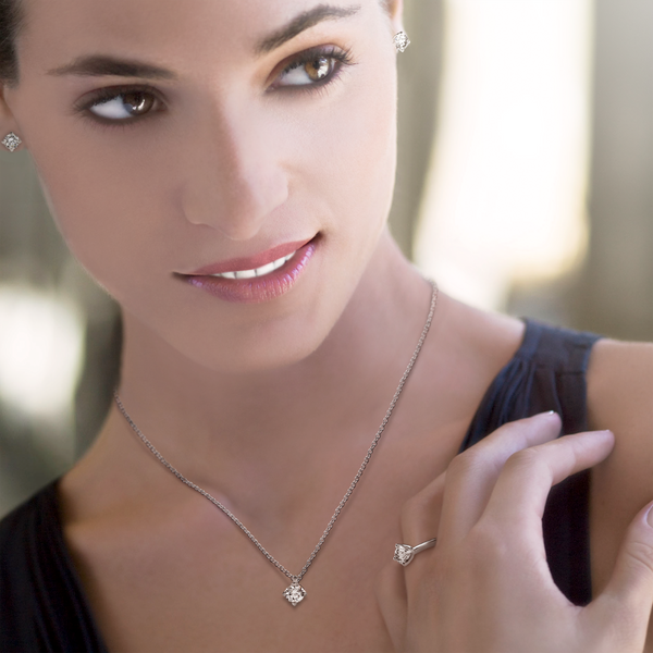 Forevermark-Schmuckset-Emotion_c6bf0be2-a38f-44d3-9106-b4c1750c0a15