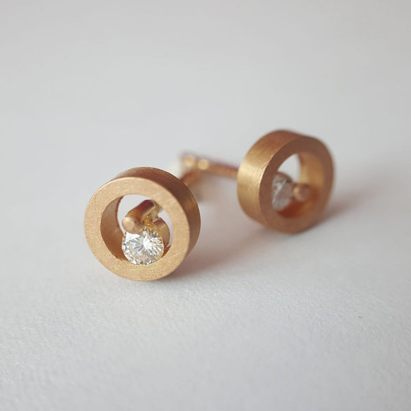 Kempkens-Atelier-Ohrstecker-DerkleineMond-Brillant-Rose-Gold-seidenmatt