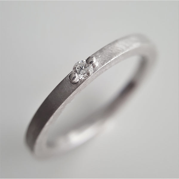 Kempkens-Atelier-Ring-Zweikorn-Brillant-Weiss-Gold-eismatt