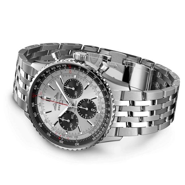 AB0138241G1A1_Breitling_navitimer-b01-chronograph-43-silver-black-metal-rolled-up_Kempkens-Juweliere