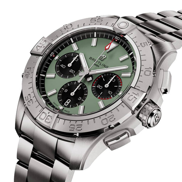 AB0147101L1A1_Breitling_avenger-b01-chronograph-44-green-black-metal-three-quarter_Kempkens-Juweliere