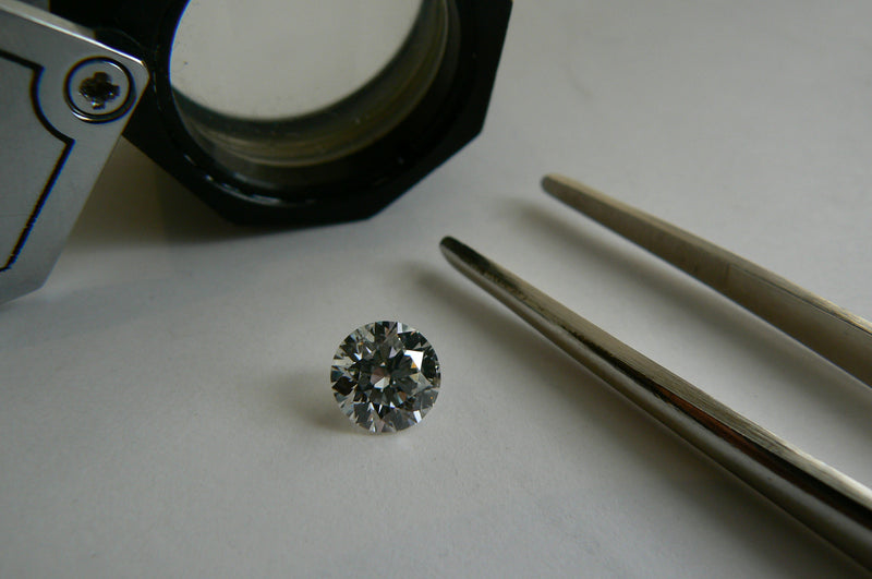 Natürliche und laborgewachsene Diamanten