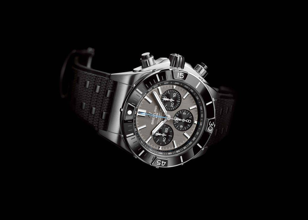 Super Chronomat B01 44 Titan