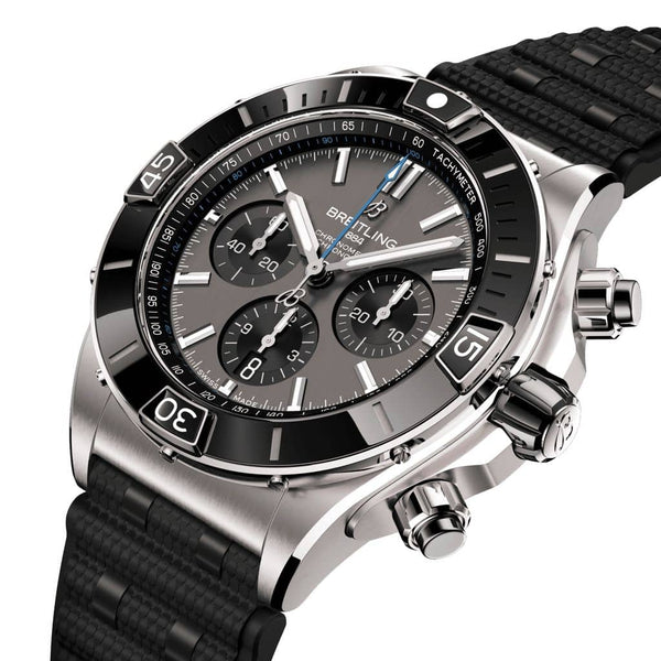 EB0136251M1S1_Breitling_-super-chronomat-B01-44-Titanium-black-three-quarter_Kempkens-Juweliere