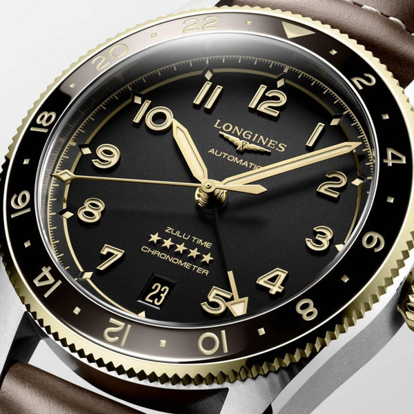 Longines_L3.802.5.53.2_SPIRIT-ZULU-TIME-Chronometer-39mm-Automatik-Gelbgold-Cap200-Keramik-Stahl-ZB-anthrazit-Lederband-braun_DRface_Kempkens-Juweliere