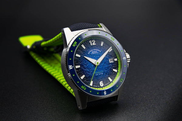 M1-52-22-CK_Muehle-Glashuette_Sportivo_Compass_42_5mm-Automatik-blau-gruen-Canvas-Kautschuk-Datum_Bild2_Kempkens-Juweliere