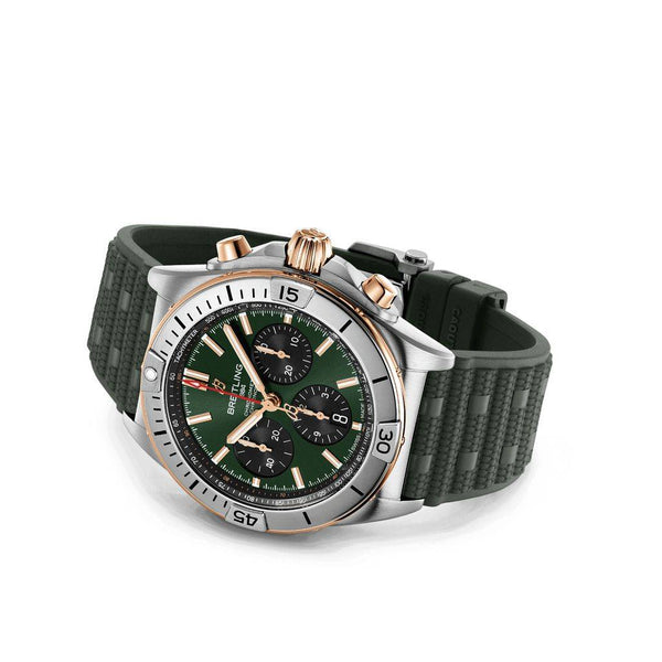 UB0134131l1S1_Breitling_CHRONOMAT-b01-42-automatik-green-rolled-up_Kempkens-Juweliere